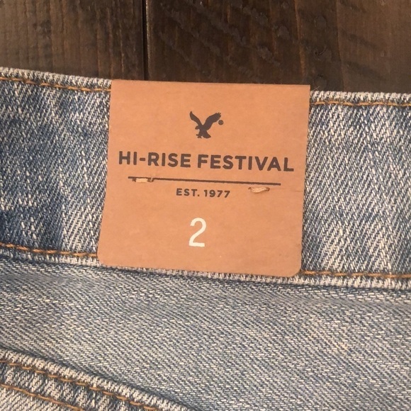 NEW AEO Distressed High Rise Embroidered Festival 100% Cotton Size 2 Jean Shorts - Picture 11 of 16
